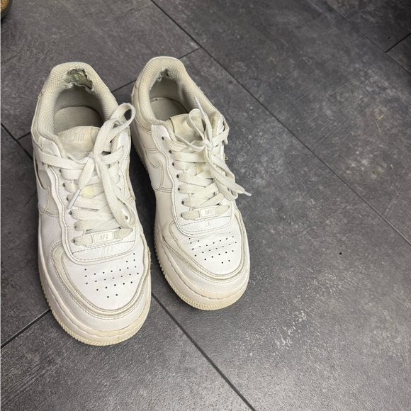 White Nike Air Force’s - Picture 7 of 7